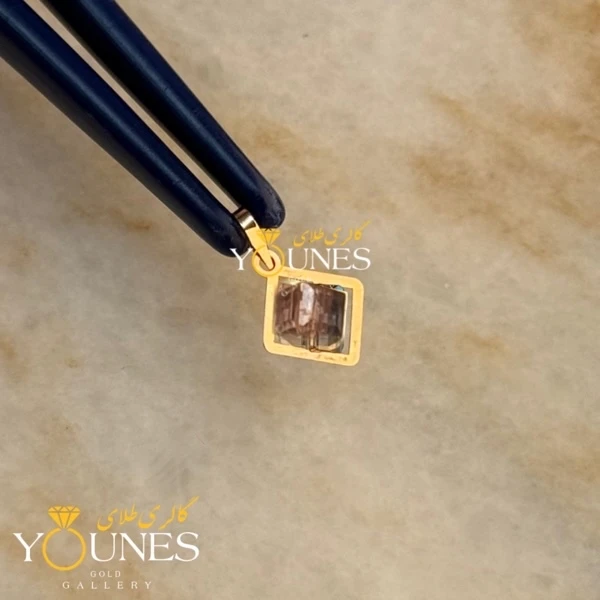 آویز طلا سواروسکی مربعی سالمونی